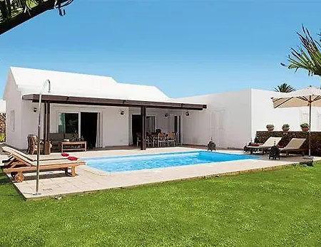Puerto Del Carmen Sleeps 8 Air Con Wifi Villa Puerto del Carmen (Lanzarote)